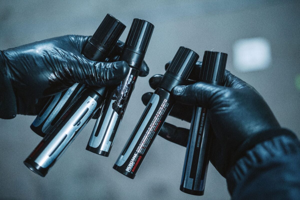 Montana Bold Markers in hand